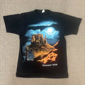 Vintage Mountain Shirt Medium Crewneck Graphic Print Monument Valley Distressed